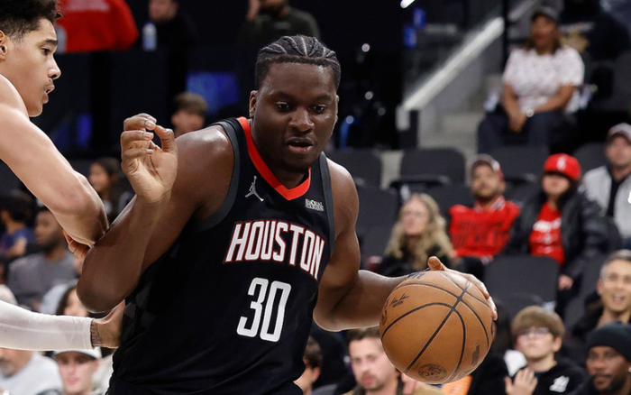 亿万28大舞台-火箭无意莫兰特保罗！已与半数球队讨论交易 多队询价伊森等三人|特雷-杨|休斯敦火箭队|艾米-乌度卡|阿尔佩伦-申京|弗雷德-范弗里特_新浪体育_新浪新闻