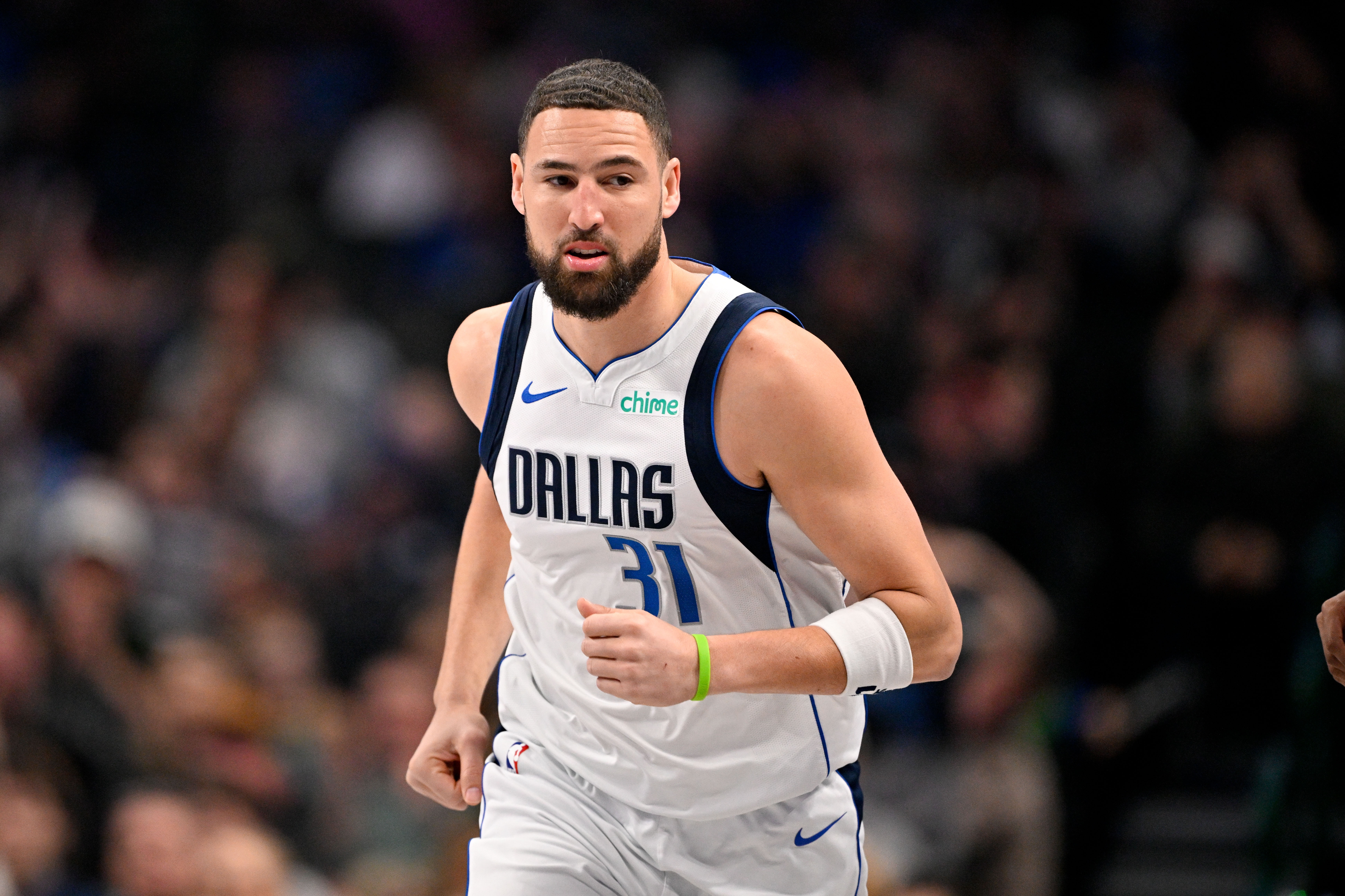 亿万28官方网站-近期手感回暖！克莱12中5得14分5板2助2断 三分7中4